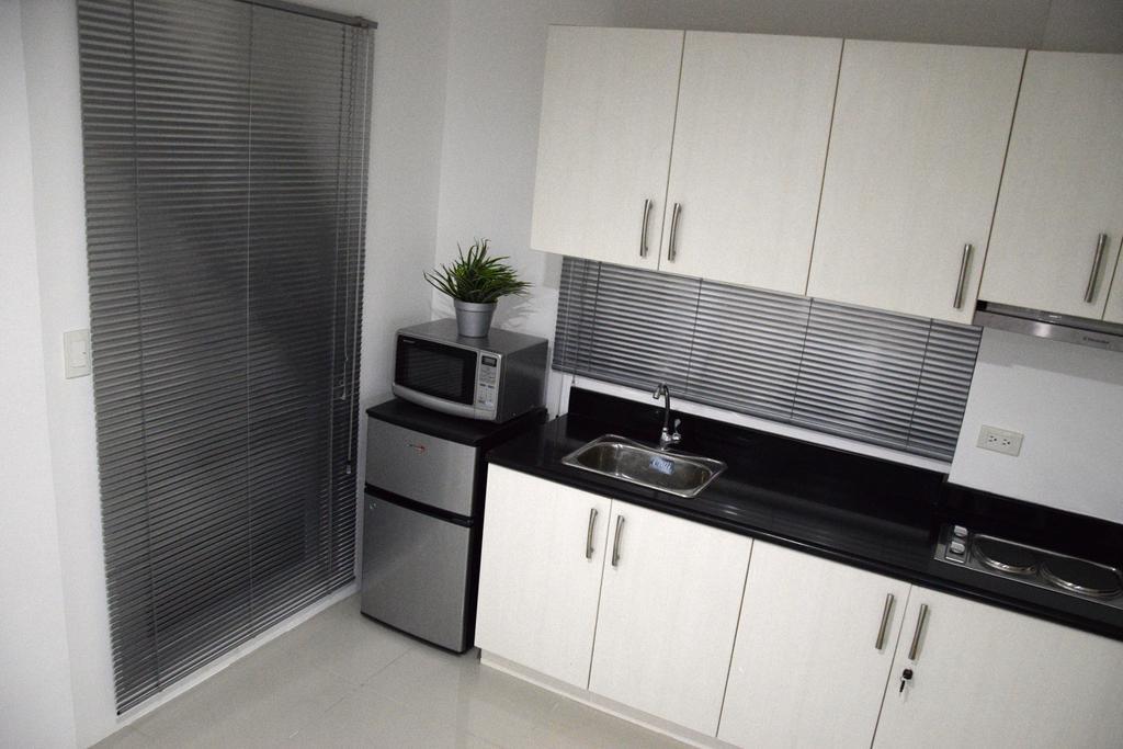 Jazz Makati Luxury Apartment Manila Exteriör bild